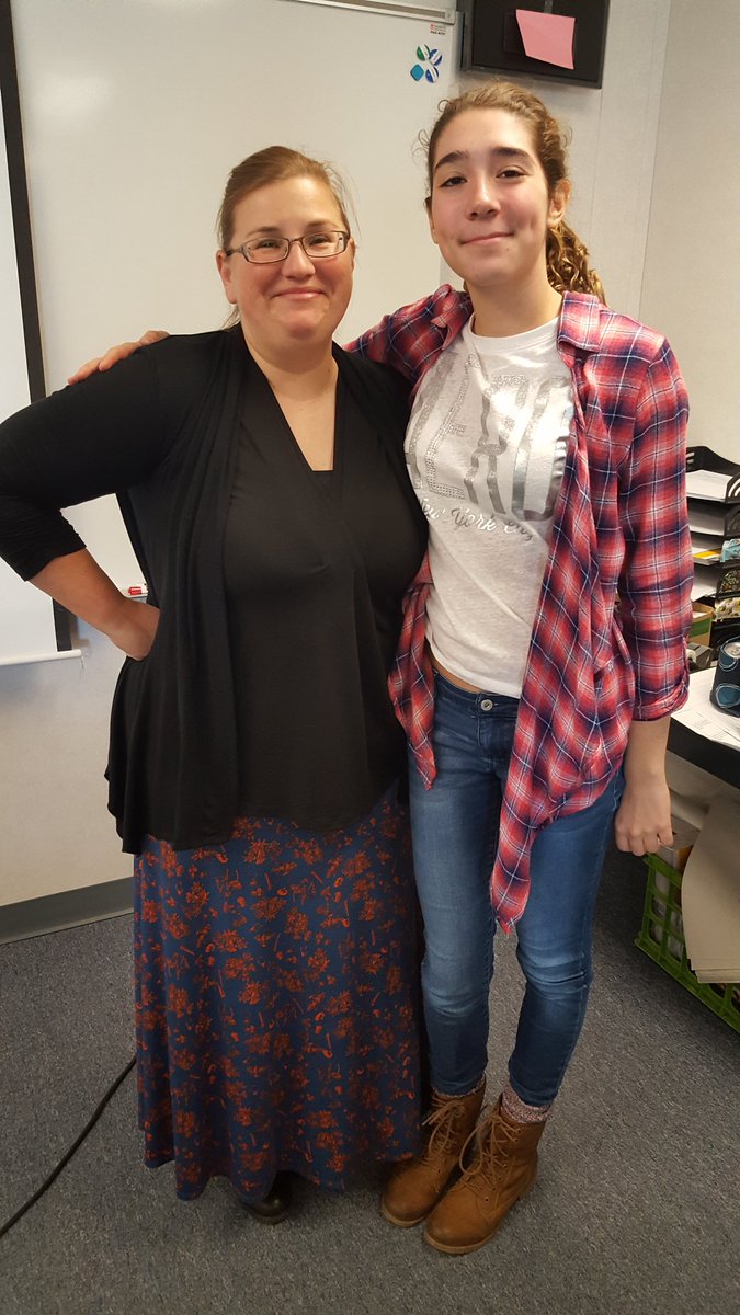 MsBoyntonSCN's tweet photo. I got to recognize this wonderful student last Thursday at #SCNBreakfastwiththeStars Proud of all of her work in #SCNHGI & #SCNPsych1 @scngirlswimdive https://t.co/fYgGYvvEtM