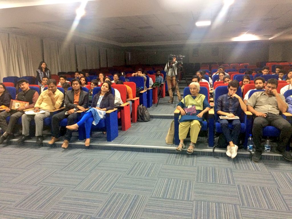 FTIIOfficial's tweet photo. On Day 2 of FTII's ongoing Film Appreciation Course at SGT University, Gurgaon (13-17 Nov 2017) eminent Film Director, Writer and Producer Sai Paranjpye addressed the students. Her own favorite film DISHA was also screened on this occasion. #FTII #FACourse @PIB_India @MIB_India https://t.co/StY9KAfXir