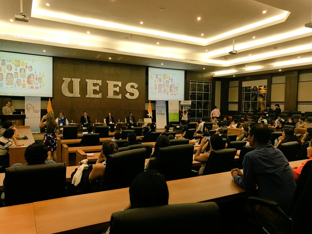monikjfm's tweet photo. Comienza la intervención de los panelistas en el II Foro de Datos Abiertos @fisteuees @fundapi @vilmaalvarez @wcaraguay #ueesopendata #foro2017 https://t.co/riaQkyW6km