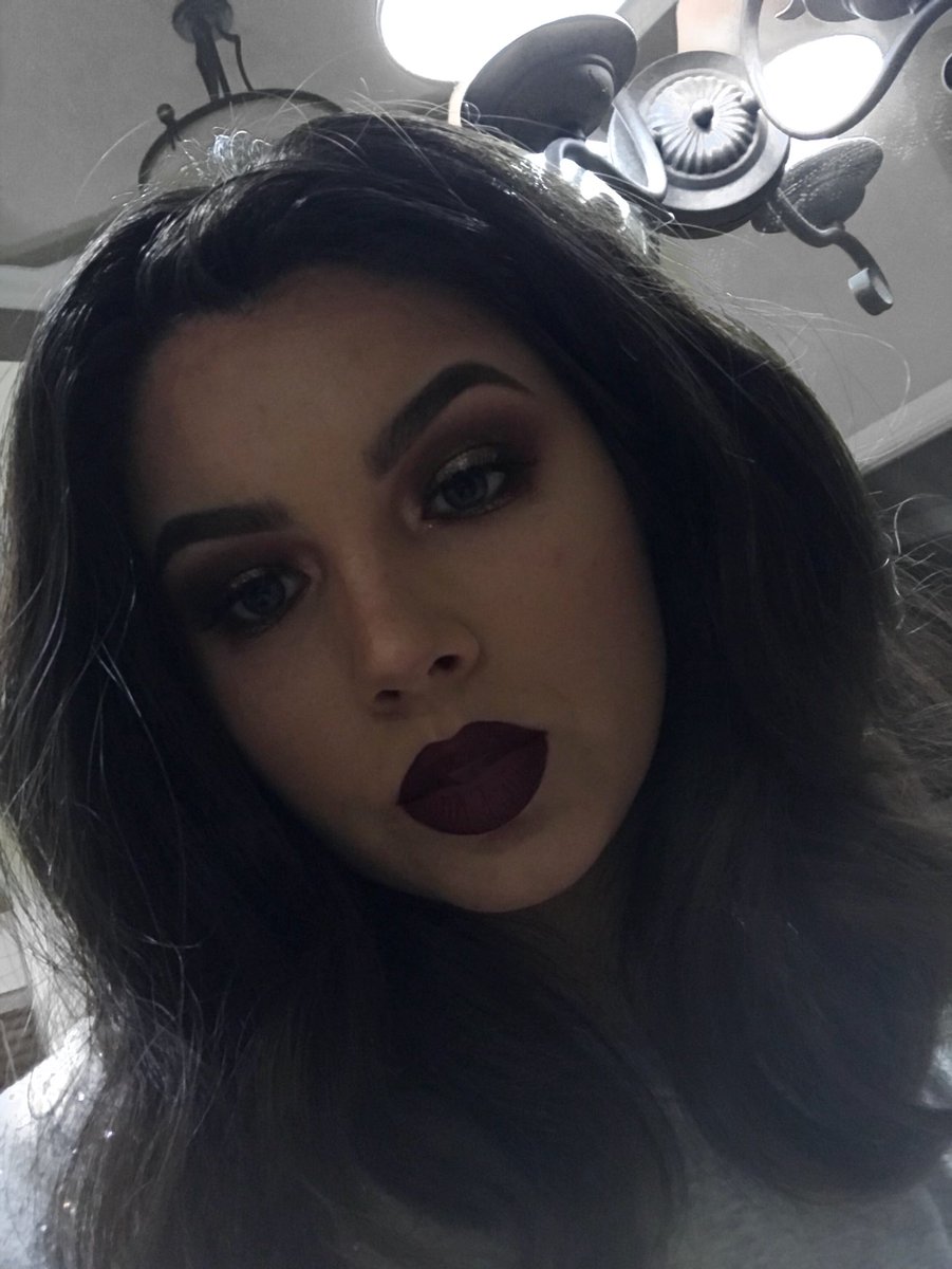 hassettsunny's tweet photo. wanna be mua✨ https://t.co/pxJA4pSpb1