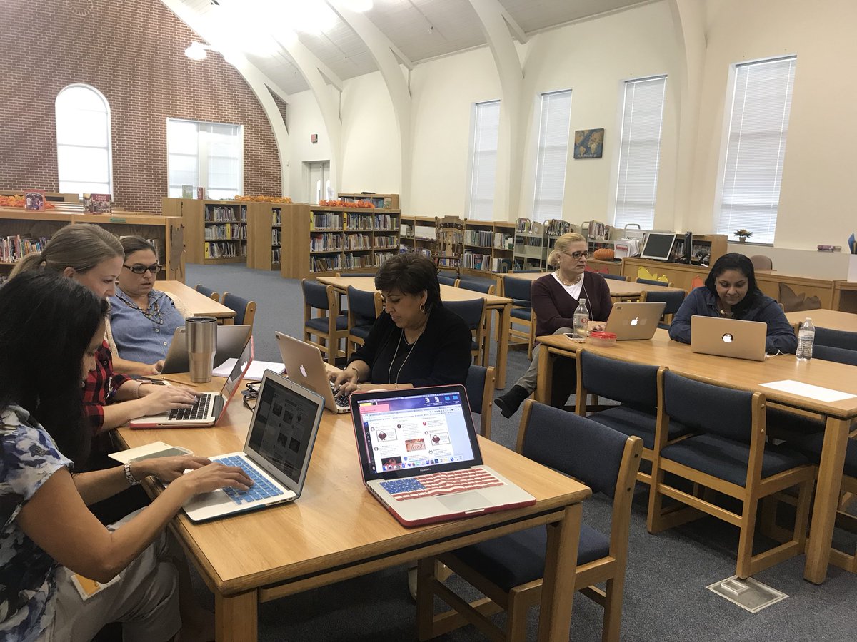 KWarrington411's tweet photo. Tech Tuesday was about Twitter! They even participated in their first Twitter chat. Growing professionally doesn’t have to be in a classroom. #finchpd #finchfalcons #MyMISD https://t.co/7fxdfLn4Qz