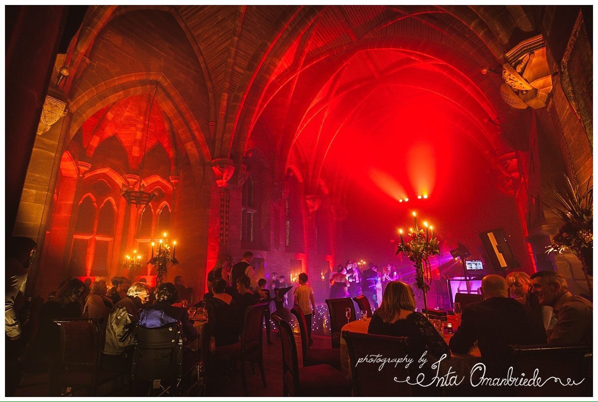IntaOmanbriede's tweet photo. And the dancing starts. Game of thrones themed wedding just before halloween. The set is perfect! https://t.co/ZVuehoIc2S