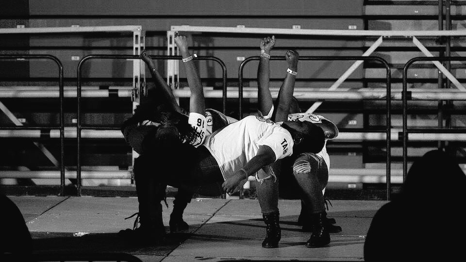 tabuswings's tweet image. we do more than just step over here at TABU 💁🏾‍♀️🔥 #tabuswings #swingphiswing #homecoming2k17