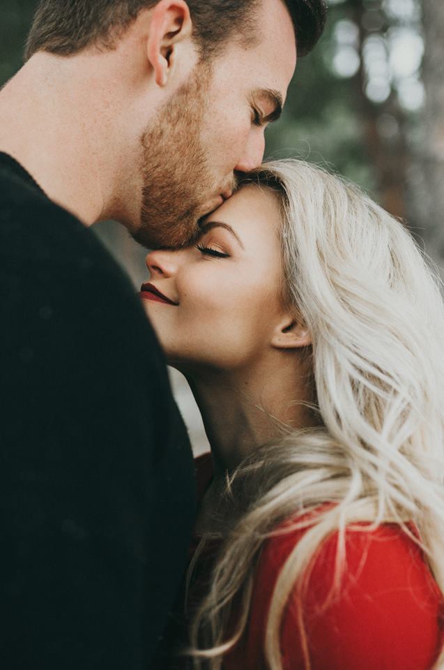 Lovexgram's tweet photo. A kiss on the forehead is one of the sweetest things in the world 💯😘❤️ https://t.co/HI19UubUEz