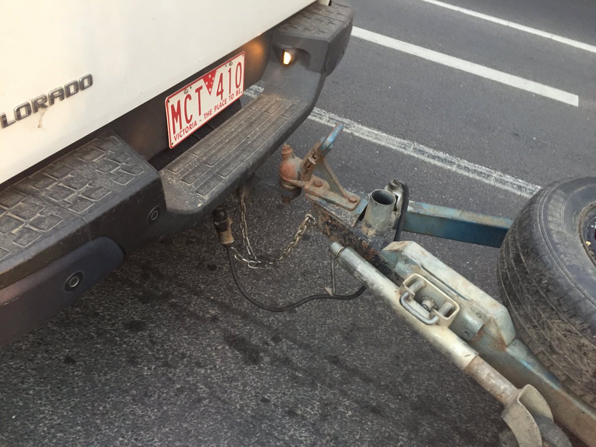 TASRitsasecret's tweet photo. Hi @VicRoads, we wanted to point out the irony of one of your drivers veering into a bike lane this morning on Hattam Street in Golden Square, narrowly missing 8 cyclists, while he was on his way to place speed and safety signs on one of your roads, Reg MCT410
Cheers,
TASR bunch https://t.co/ksxUsi7V0j