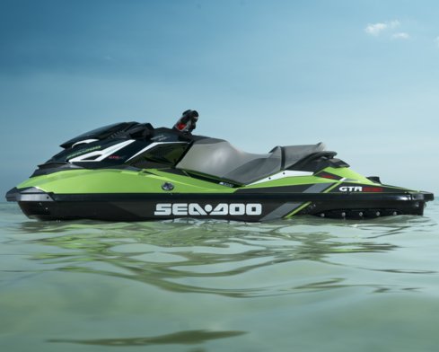 BRPSeaDoo's tweet photo. Powerful performance meets drop-dead gorgeous design! Who wants one? #SeaDoo #performance #musclecraft https://t.co/TqZYmKeT2O