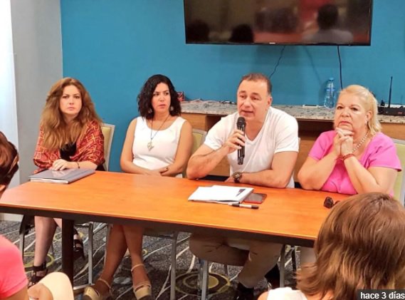 FoodPornES's tweet photo. Exitoso curso sobre Alerta de Género en Yucatán. @CarlosMimenza @VioletaLagunesV https://t.co/yvAPA568ID https://t.co/MMOh3Opn86
