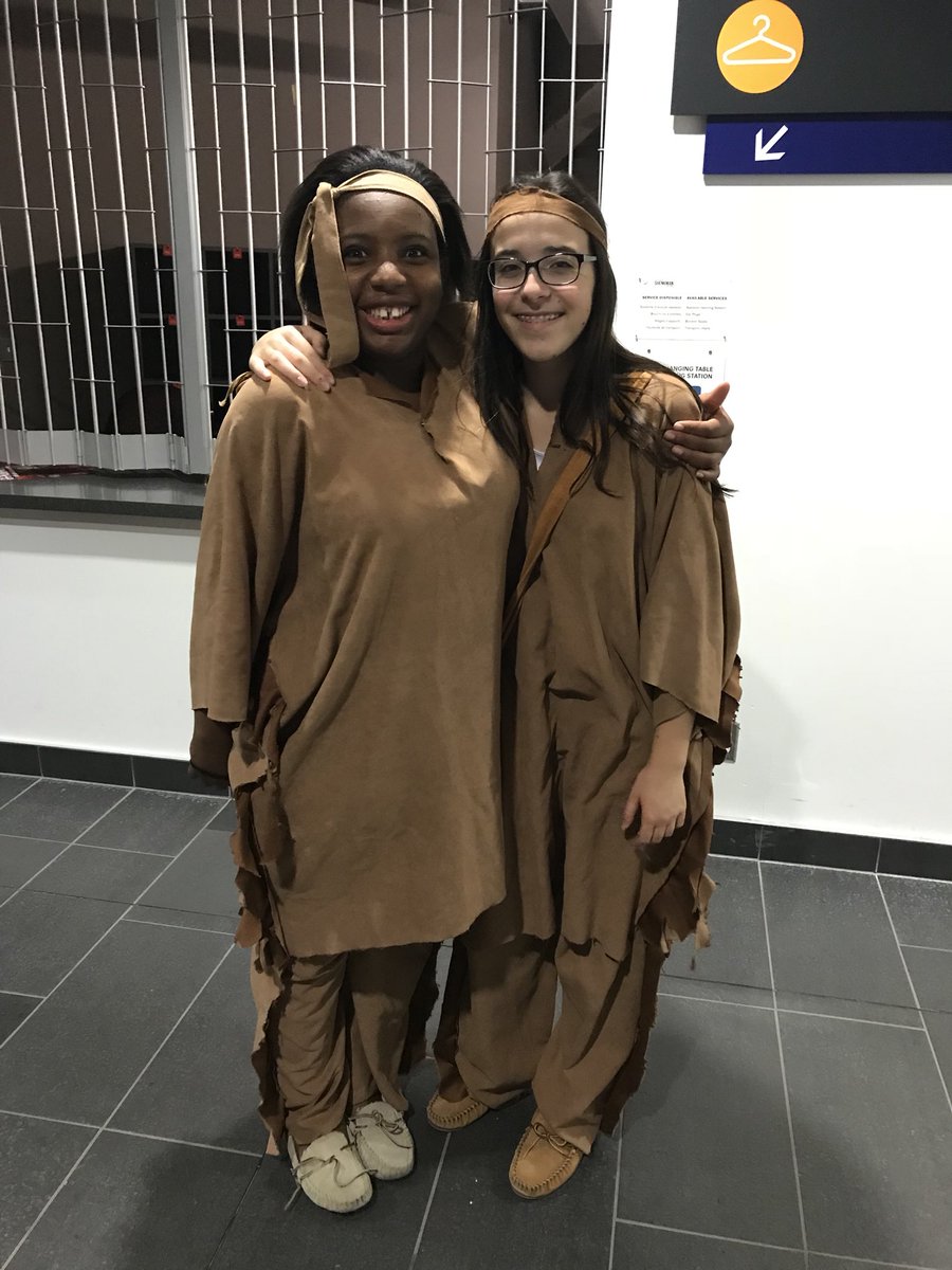 Am_Labossiere's tweet photo. Les élèves de @escgarneau se préparent pour le spectacle Ton histoire est une épopée au @shenkmanarts... à voir mercredi et jeudi https://t.co/CMaBSVynxc