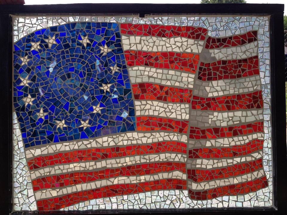 MichellesPieces's tweet image. A couple days late but always grateful for their service! #michellespieces #arting #mosaic #americanflag #usa