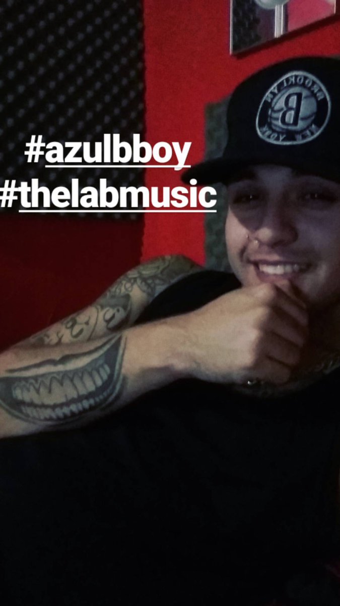 azulgarciiaa's tweet photo. La hora #feliz #thelabmusic #AzulGarcia https://t.co/GBD7QRg9eE