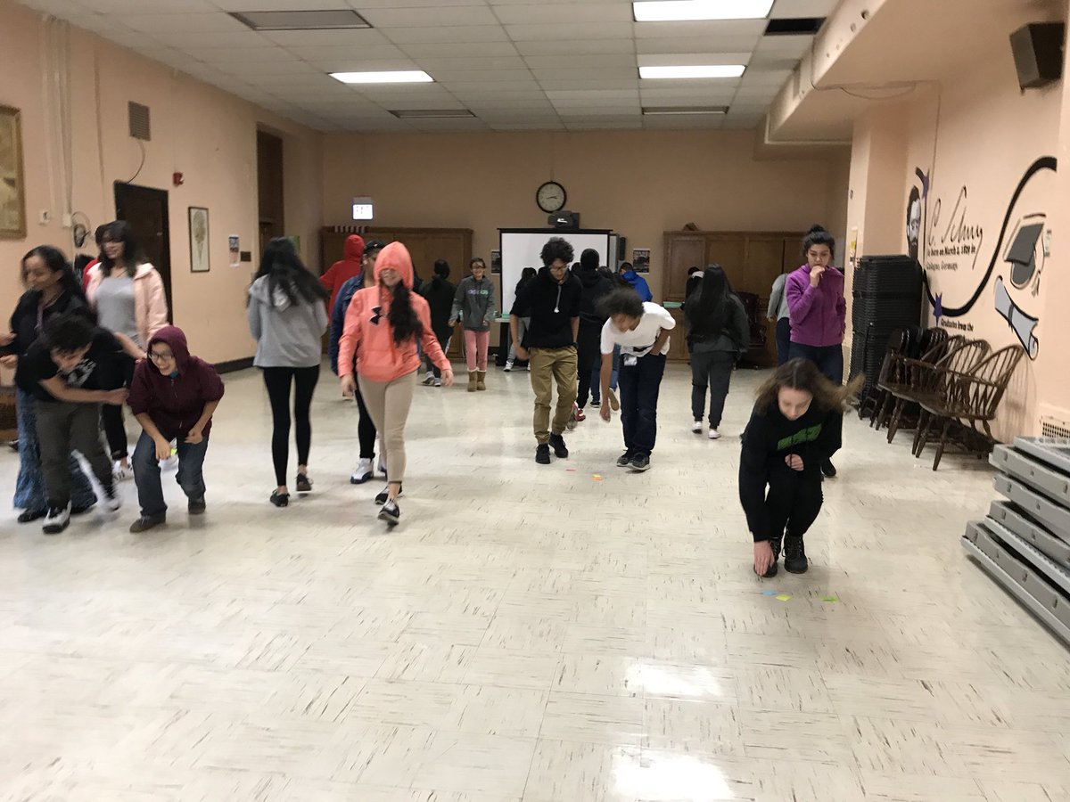 MsJJoung's tweet photo. A #simulation of a #population and its #limitingfactors in an environment by acting out as bears hunting for food with a blinded, injured, and mama bear within the population #ecology #science #environment #densitydependent @CarlSchurzHS https://t.co/qDN6tJeJFu