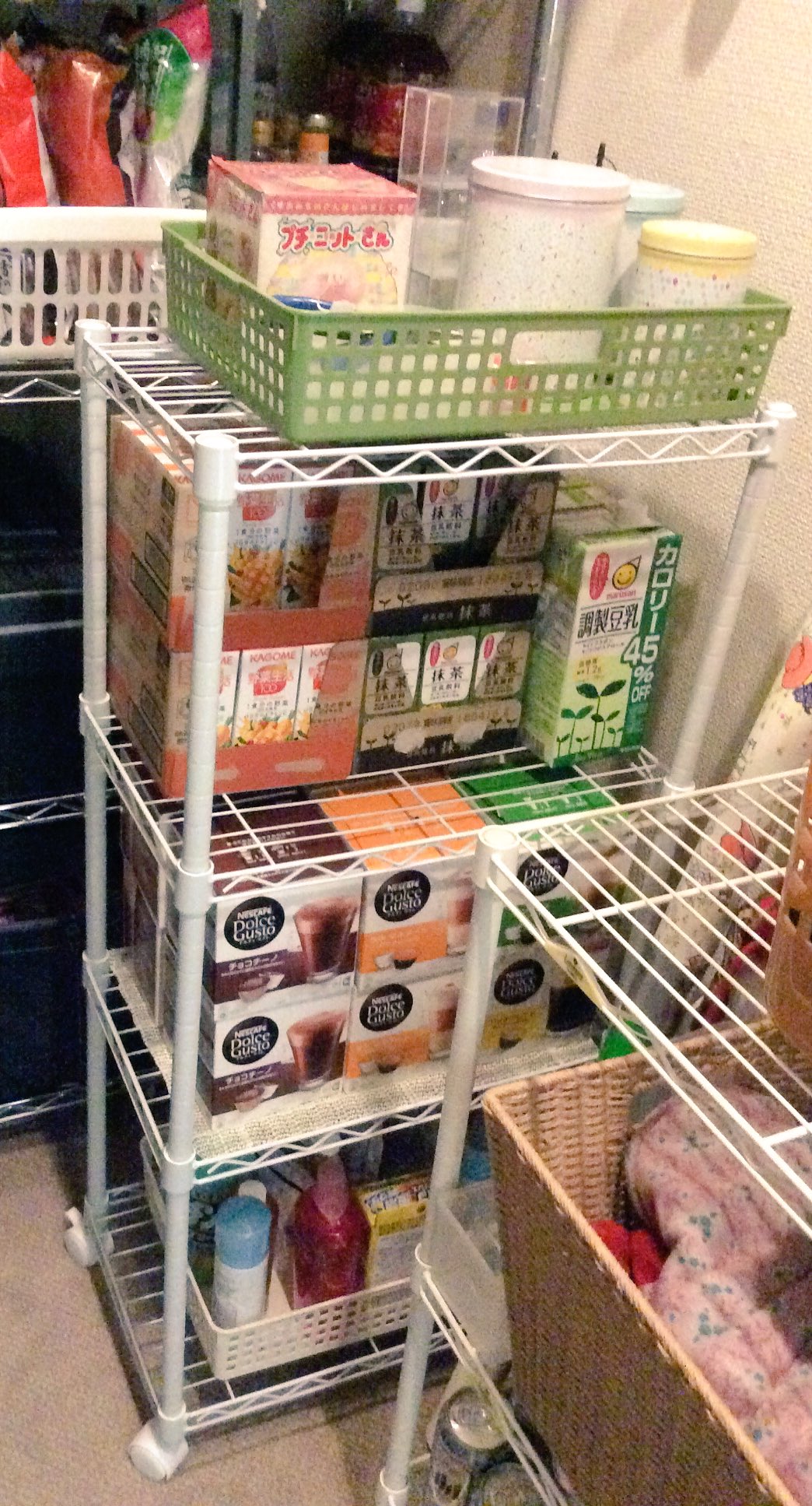 雑貨奥様 Twitter वर こんにちは 昨日届いた4段スチールラックを組み立てて 収納庫 3畳程 のストック品の整理をしました 下から洗剤 シャンプーなどのストック ネスカフェのコーヒーポット 野菜ジュース 豆乳 手芸用品を整理しました これで少しは 雑貨奥様 Twitter वर こんにちは 昨日届いた4段スチールラックを組み立てて 収納庫 3畳程 のストック品の整理をしました 下から洗剤 シャンプーなどのストック ネスカフェのコーヒーポット 野菜ジュース 豆乳 手芸用品を整理しました これで少しは