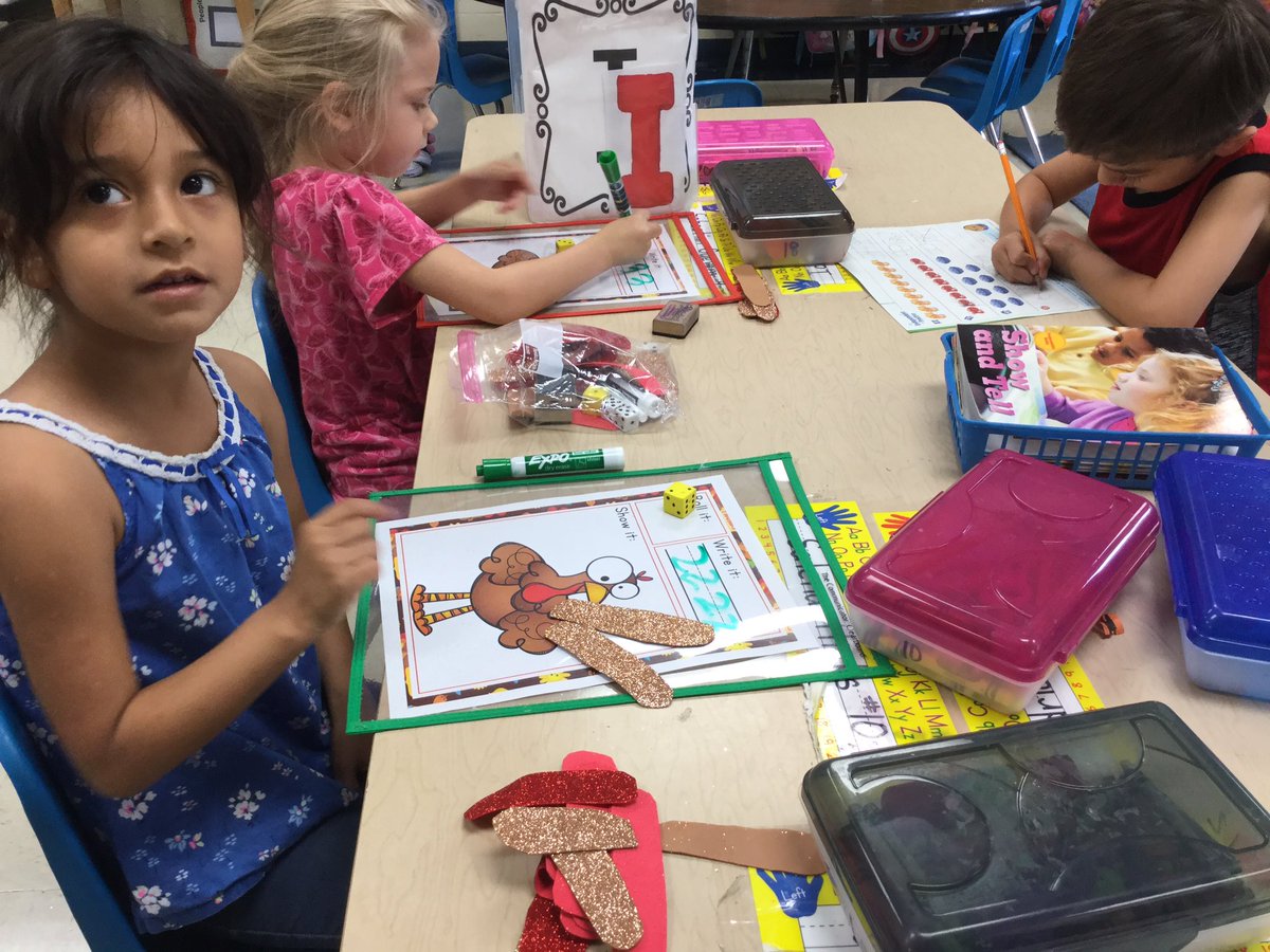 MoralesKinder's tweet photo. Students engaging in math centers!! https://t.co/6KqaG2Rek4