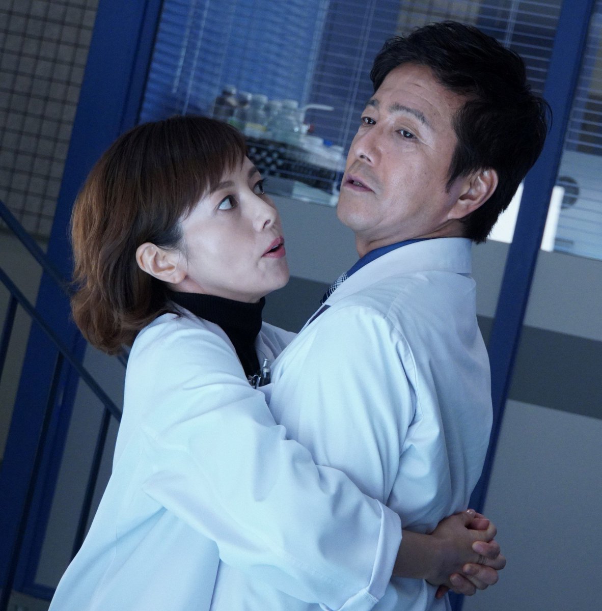 テレビ朝日宣伝部 در توییتر 今夜8時 科捜研の女 に現れる衝撃映像 宇佐見に抱きつくマリコ 風間さんは何が始まったんだ という表情 マリコとしてはもう恋人になったつもりで遠慮なくギュッと強く抱きしめさせて頂きました と沢口さん はたしてどんな テレビ朝日宣伝部 در توییتر 今夜8時 科捜研の女 に現れる衝撃映像 宇佐見に抱きつくマリコ 風間さんは何が始まったんだ という表情 マリコとしてはもう恋人になったつもりで遠慮なくギュッと強く抱きしめさせて頂きました と沢口さん はたしてどんな
