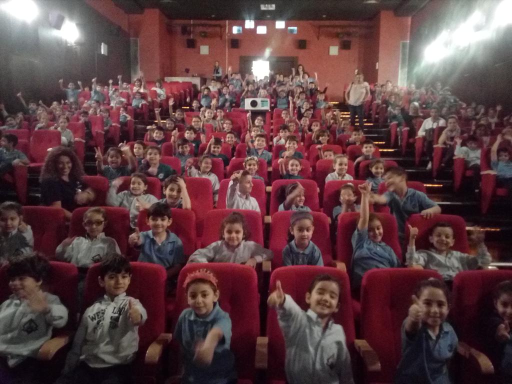 mathieu_weeger's tweet photo. 1ere projection de cinéma Mercredis du CELF avec 190 élèves du réseau #CELF "Le CELF c'est vous !" https://t.co/9kaNCWuIpT