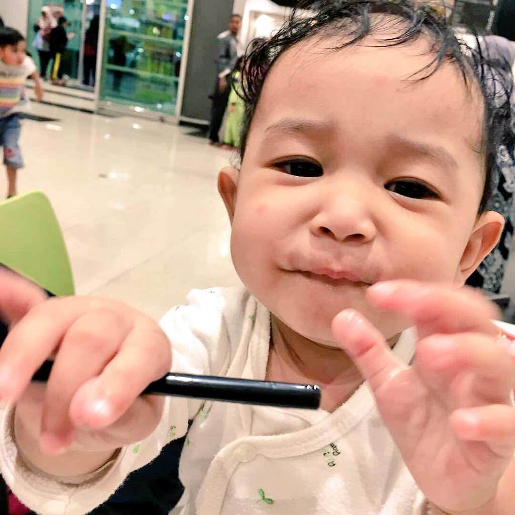 faidfida's tweet photo. Take care @Anissofeaaa ! C u on Saturday π #panicdaddy #outstation https://t.co/LxmBRbV47a
