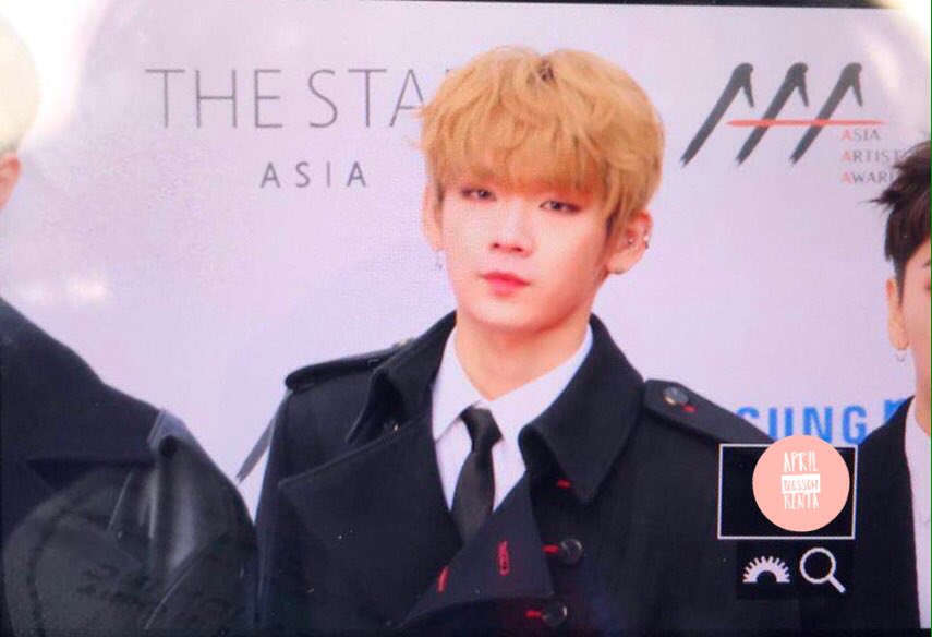 AprilBlossom95's tweet photo. 171115 AAA 에드카펫 프리뷰3P✨✨✨👑
#켄타 #KENTA #타카다켄타 #JBJ https://t.co/TEPSUWeenq