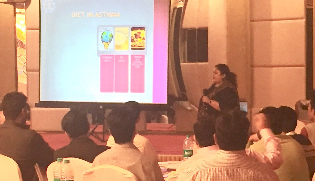 crf_india's tweet photo. Madhuragauri Shevade explaining the concept of pulmonary rehabilitation and nutrition to the breathefree educators on day 2 of 8th CORD in Ghaziabad #CORD #CRFPune #Asthma #COPD #Knowledge #Research #Education https://t.co/T2RrIgW0QX