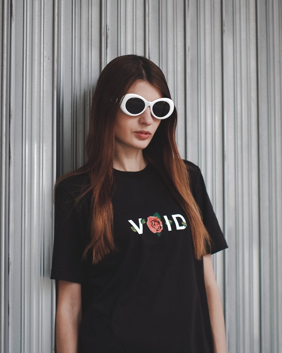 void08official's tweet photo. TSHIRT // CODE : TS ROSE // BLACK // IDR 125k // M L XL // Cara pesan : WA 081319902008
#tees
#tshirt
#void
#voidcloth
#streetwear https://t.co/2N8hMP57Lq