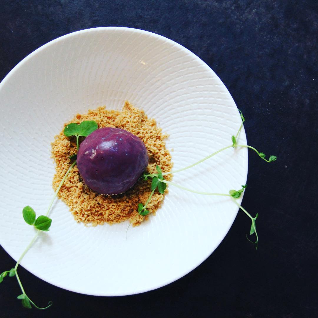 LuzerneGlobal's tweet image. Coral Blanc is probably less striking than its cousin, Coral Noir, but it holds its own perfectly well when paired with light, delicate desserts. @lotusdining has a point to make with this presentation. Lovely.  #luzerne #luzerneglobal #EverydayBest