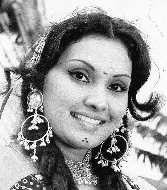 Image result for vidya sinha hd photo