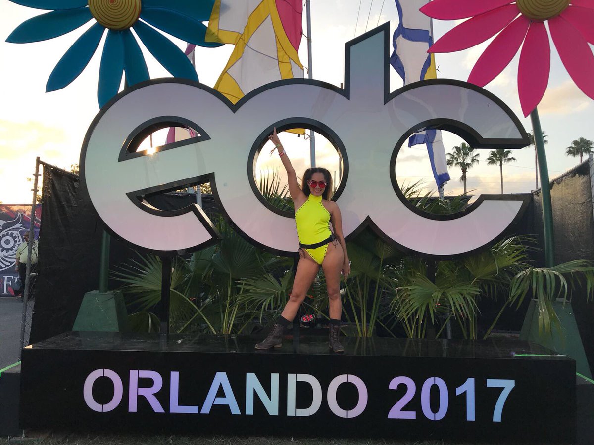 Karleii's tweet photo. #EDCO2017 https://t.co/aT5XhUb96t