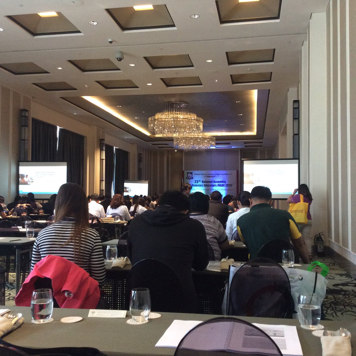 siklab_lahi's tweet photo. Continuing education. #nade2017 https://t.co/6NcYEi6Nsb
