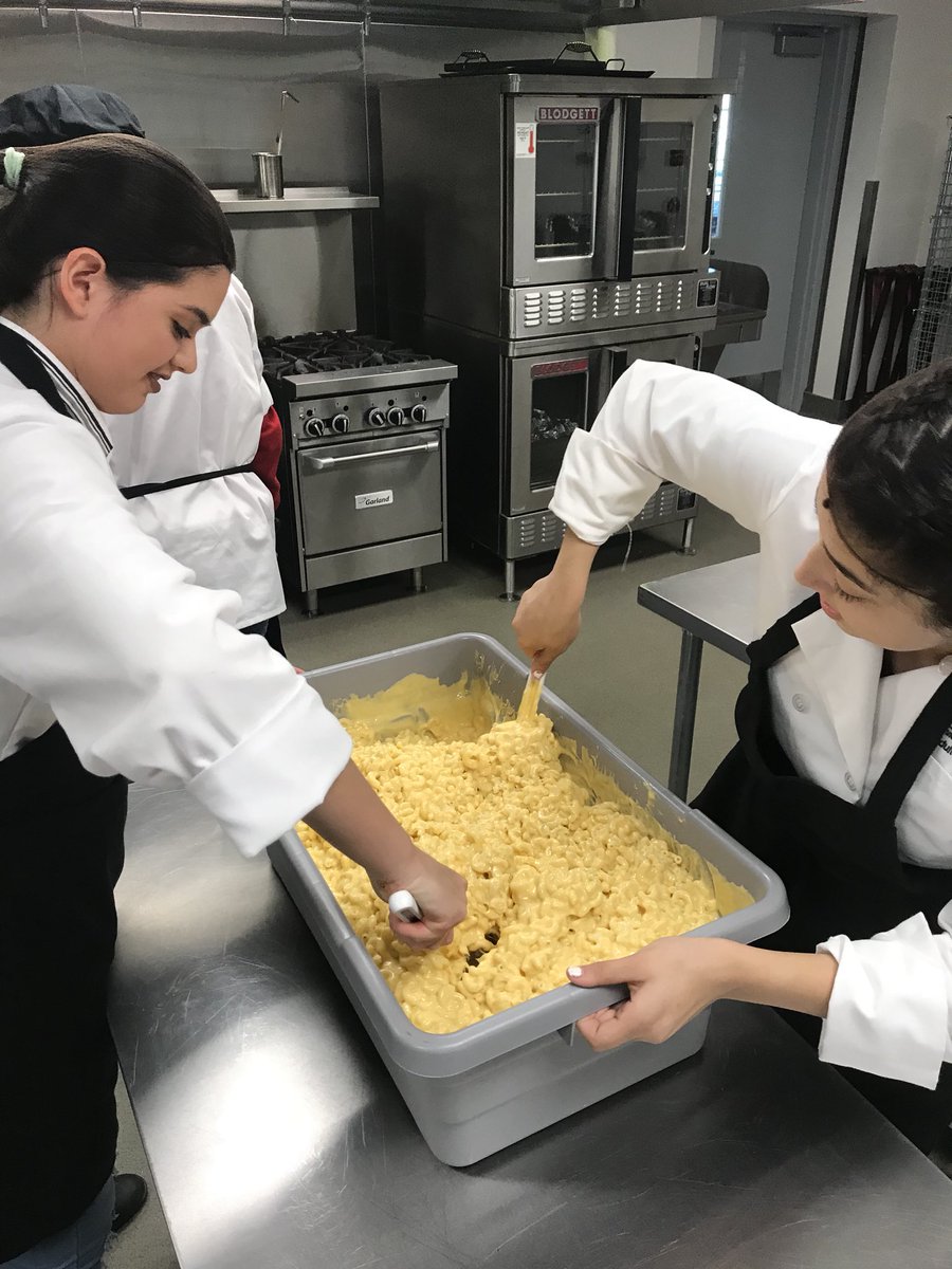 DHSchefmitchell's tweet photo. DHS Culinary gearing up for our Thanksgiving Feast! https://t.co/HrHPB8v16T