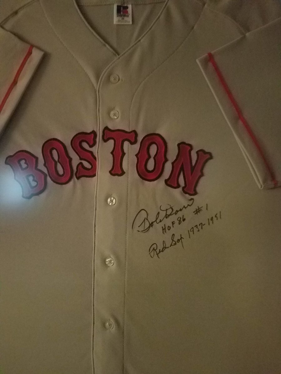 sutherlinbeavs's tweet photo. #BobbyDoerr was an honor to have met him. https://t.co/jEt5SPy4za
