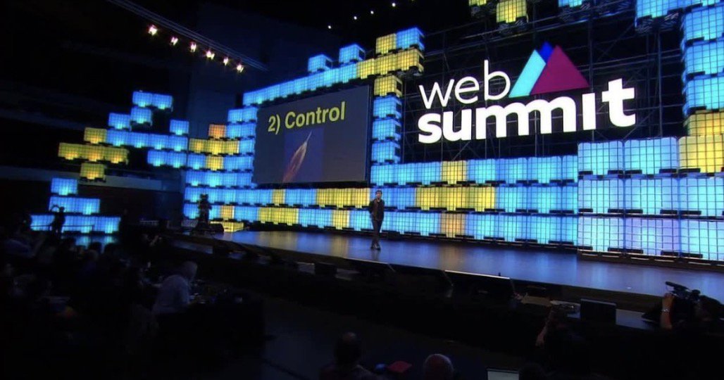 tegmark's tweet image. I just got to speak about how #AI will affect us, in front of the most ridiculously large audience of my life: 15,000 people at the Lisbon #websummit2017: facebook.com/WebSummitHQ/vi…