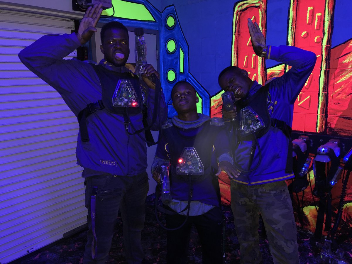 EmuQues's tweet photo. Laser tag was massive⚡️thanks to everyone who came owt! #QueWeek2k17 #emu https://t.co/JmRKFMTzV6