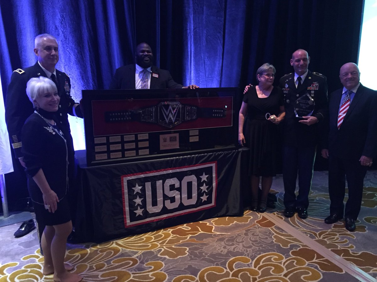 GaramoneDODNews's tweet photo. Army MSG Scott Strippoli names Enlisted Aide of the Year during USO-Metro Salute to Military Chefs at Ritz-Carlton in Pentagon City, Va. #USOMetro https://t.co/gHohmD2brL
