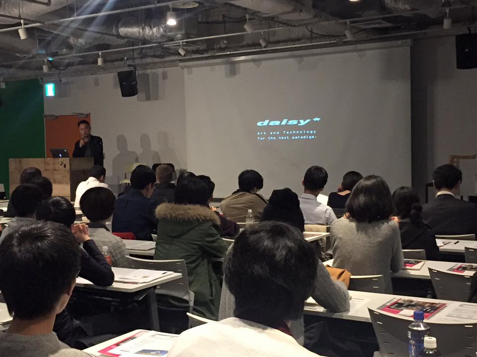 daisy_japan's tweet image. 昨日は弊社作品も展示させていただいている「アートはサイエンスⅡ」の招待作家でgoogle ディープドリームの開発者でもあるマイク・タイカ氏の来日講演が御茶ノ水のデジタルハリウッド大学院で行われました。#googledeepdream
#miketyka