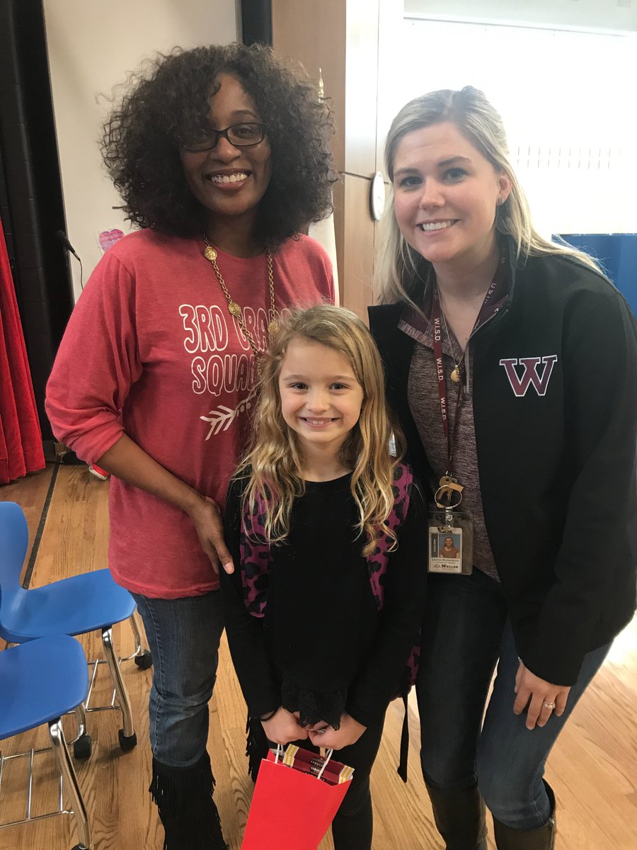 ngranderson1's tweet photo. I'm my happiest when my students realize just how special they are and we gather to celebrate their greatness❤️
#bulldogoftheweek
#jeschat https://t.co/9c6pmyxljF