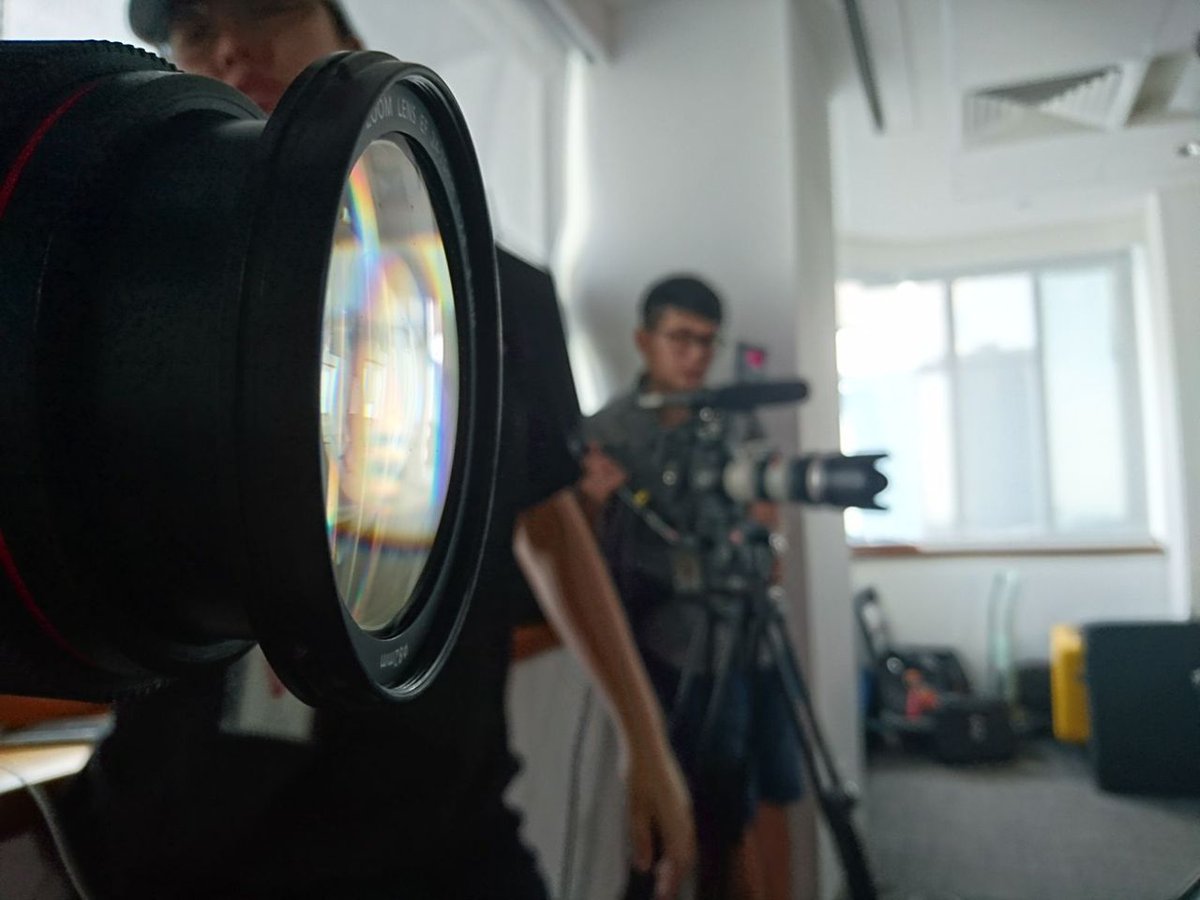 Click2View's tweet image. #click2view #contentservices #behindthescenes 
We've got the prime lenses out today shooting for #HSBC at #sportsmaster for a new case study #video.
