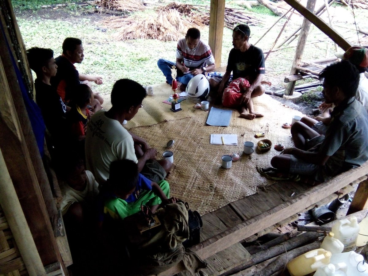 sepry_b's tweet photo. Pertmuan Rutin Bulanan di POKDAKAN MATAWAI AMAHU ds. Matawai Amahu dan Pembrian Piala Kejuaraan lomba Penilaian Kelmpk Pembudidya ikan air tawar di SKPT Kab. Sumba Timur #AksiPPB @dpp_ipkani @fisheris_ @puslatluhkp @ukifrits @PPBPUSLATLUHKP https://t.co/hqUpSGeJqg