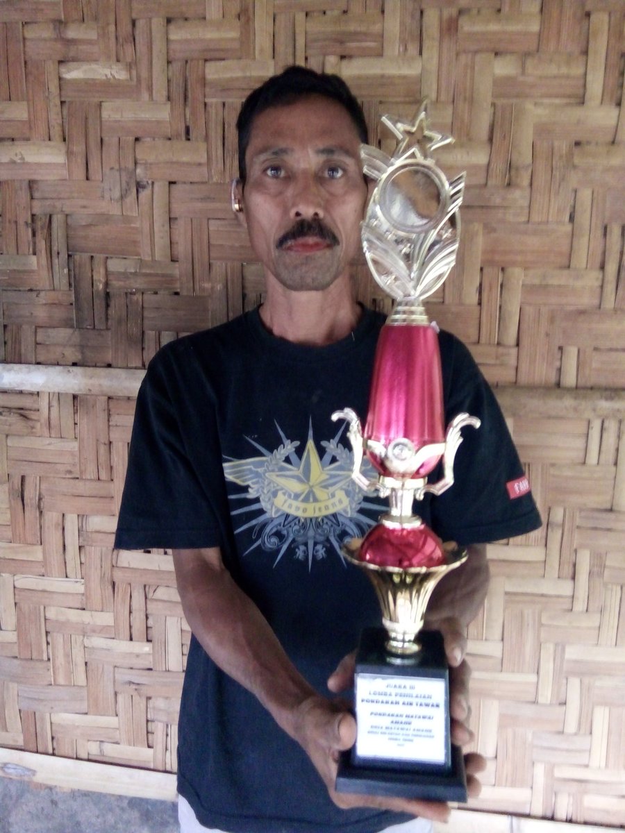 sepry_b's tweet photo. Pertmuan Rutin Bulanan di POKDAKAN MATAWAI AMAHU ds. Matawai Amahu dan Pembrian Piala Kejuaraan lomba Penilaian Kelmpk Pembudidya ikan air tawar di SKPT Kab. Sumba Timur #AksiPPB @dpp_ipkani @fisheris_ @puslatluhkp @ukifrits @PPBPUSLATLUHKP https://t.co/hqUpSGeJqg