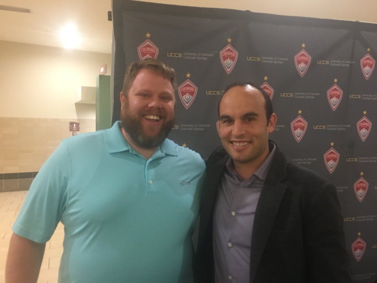 aklynn24's tweet photo. Entertaining night with @beckysauerbrunn and @landondonovan put on by @UCCS. Lively discussion and amazing insight. Thanks to all who helped put this event on. #winningwithintegrity
@MetroStateSM https://t.co/UoqiMp8N4A