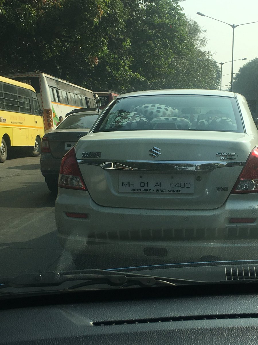 shrutiyadav's tweet photo. I wish someone could knock some basic traffic sense into some people! Honking incessantly on the road!@MumbaiPolice @rjmalishkaa https://t.co/CrsXa79FK0