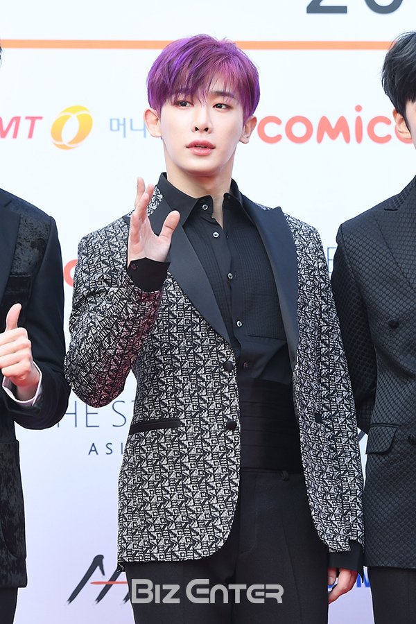 오늘자 AAA 시상식 레드카펫 몬스타엑스.jpg | 인스티즈