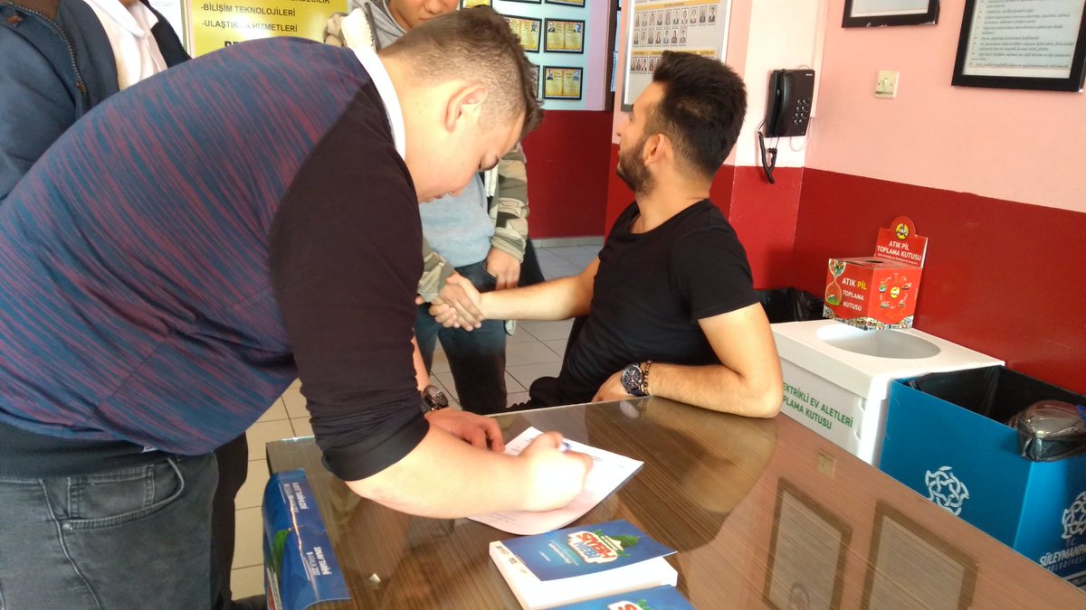 AgdTekirdag's tweet photo. STAND ÇALIŞMASI ||
Gündoğdu Mesleki ve Teknik Anadolu Lisesi Siyer-i Nebi Standımızı açtık. https://t.co/LC3RIrlg5S