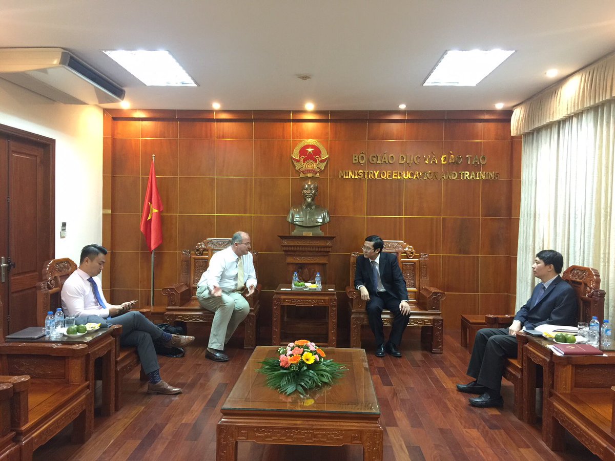 Happy to discuss collaboration with Mr. Nguyen Van Phuc, #Vietnam Deputy Minister of Education and Training, a Dutch alumni !@issnl