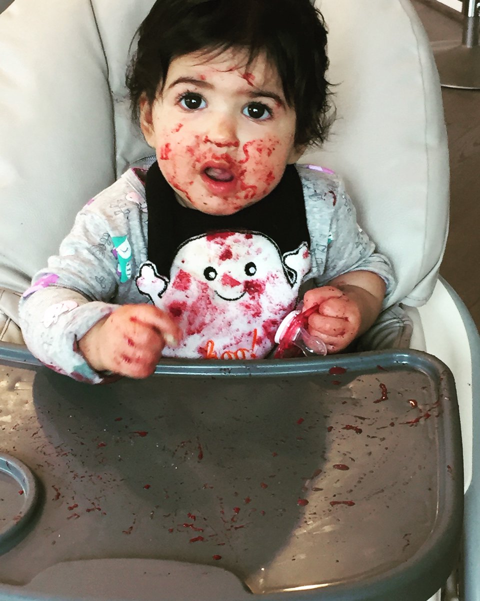 apudave's tweet image. Zombie: Next year's DIY Halloween costume. All you need is a baby + @PlumOrganics raspberry food.