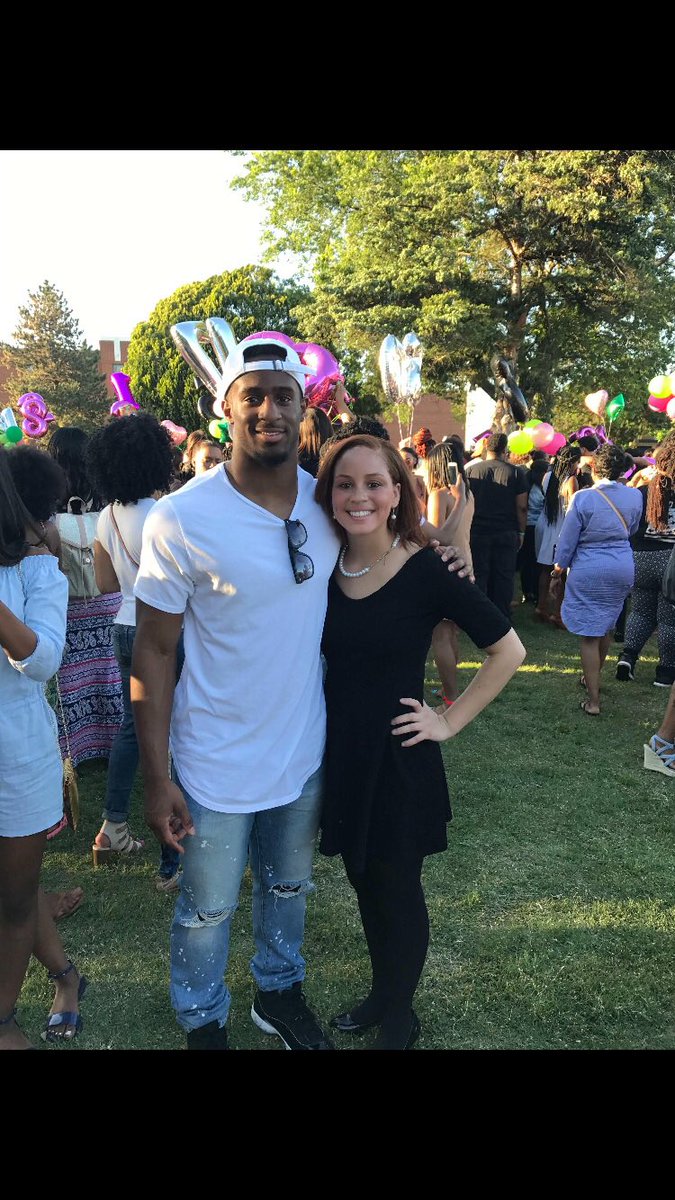 Danae_Williams3's tweet photo. My bff is finally no longer a teenager!! π #happybday #holyglowup https://t.co/1DqGvk8BxB