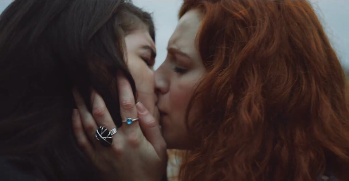 LesbianBoard's tweet photo. too good at goodbyes - sam smith https://t.co/ePQ2YyLsNr