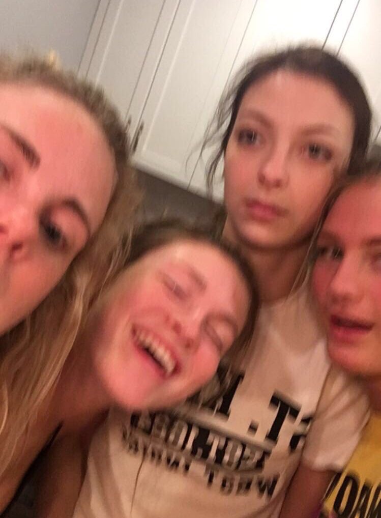 LibbyStorts's tweet photo. Hbd to my girl yillian😩😩❤️ thx for all the laughs, can't wait for many more👩‍❤️‍👩 #squadpics https://t.co/9YPpYCQ6qH
