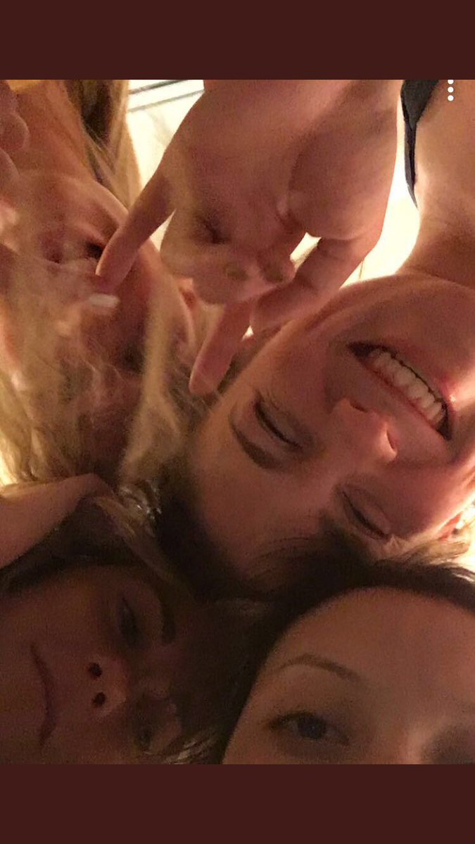 LibbyStorts's tweet photo. Hbd to my girl yillian😩😩❤️ thx for all the laughs, can't wait for many more👩‍❤️‍👩 #squadpics https://t.co/9YPpYCQ6qH