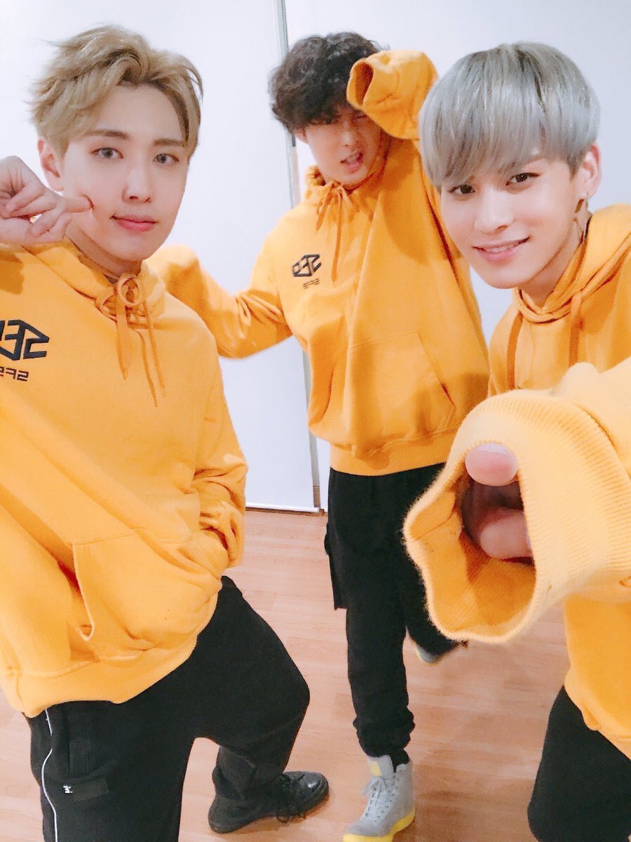 Jaeyoonnie_TH's tweet photo. [📸] Something Fun 9 : 미니 올림픽(Mini Olympic) 🏅ทีม อู~~~~~~~ฮ่า!

#재윤 #다원 #태양 #JAEYOON #DAWON #TAEYANG 🐣👅🌞

#SF9 #에스에프나인 #오솔레미오 #OSoleMio ☀ #Something_Fun_9 https://t.co/fjJ2Jtt3mM