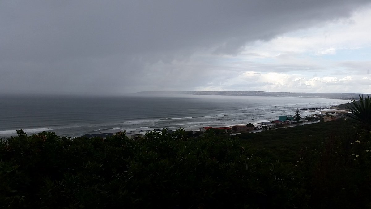 LouisCook45's tweet photo. 42mm of rain the last 24hrs at #WhalePhinGH Reebok, #MosselBay. Still raining thanks God. Visit our indoor activities today. #MBayAccom https://t.co/gugWizImWp