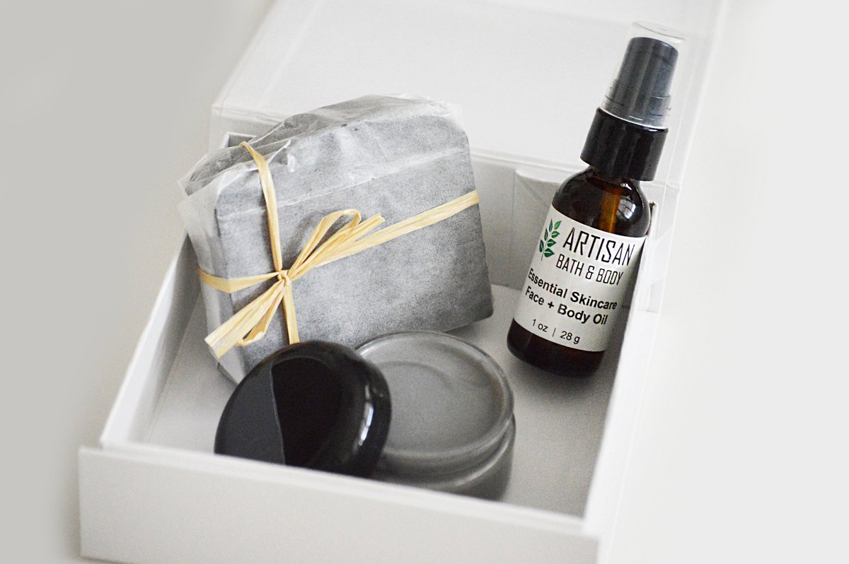 artisanbathbody's tweet photo. Just listed! Clarifying Skin Care Trio is the perfect pack for anyone looking to naturally clean and nourish the skin. This is a great pampering gift set for men and women. #handmade #giftpack #holidaygift #pamper #giftideas #etsy https://t.co/BJekmqr6an https://t.co/sGkaYwDcAj